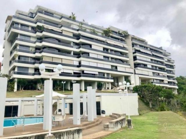 Se vende apto 250m2 3h+s/ / 3p en Lomas De San Román