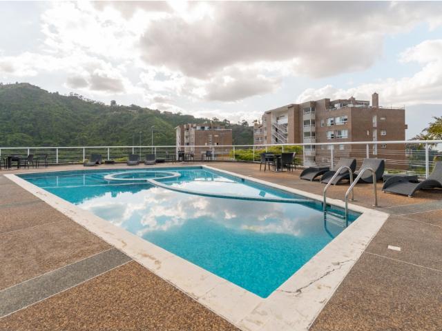Se vende Apto 277m² 3h/3.5b/3p Los Naranjos