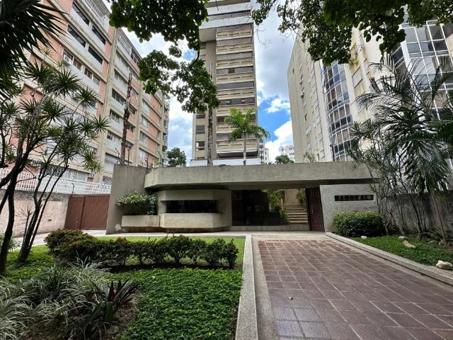 Se vende Apto 278m² 4h+s/ 3b+s/ 3e La Florida