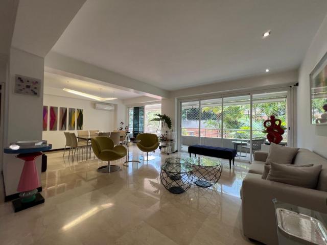 Se vende Apto 206,30m² 3h+s/3b+s+v/3p Los Chorros