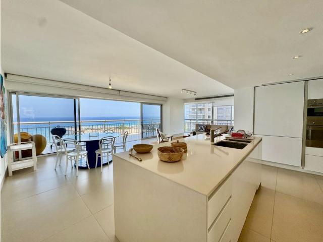 Se vende apto 210m2 4h/4b/2p Camuri Grande