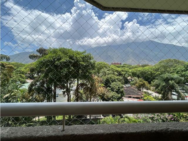 Se vende Apto 219m² 3h+s/3b+s/4e Campo Alegre