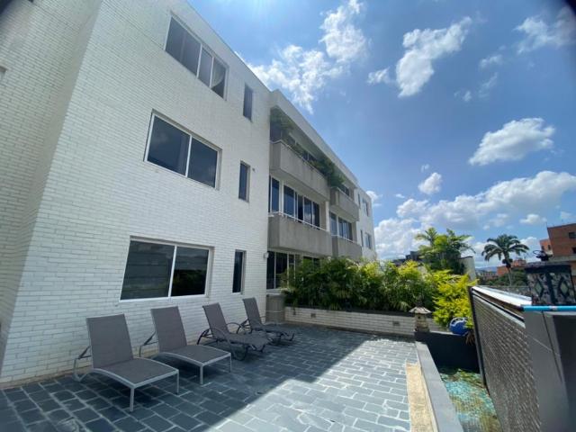 Se vende Apto 465m² 3h+s/4b+s/4p Los Palos Grandes