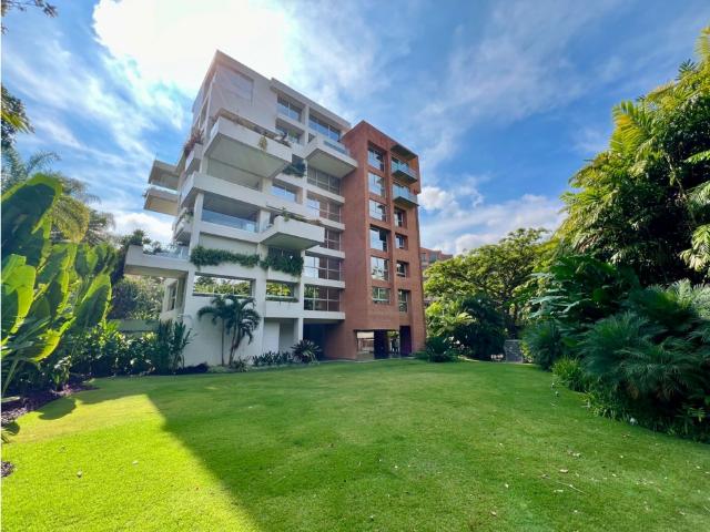 Se vende Apto 398m² 3h+s/3.5b+s/6p Campo Alegre