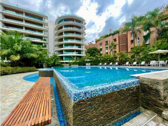 Se vende Apto 317m² 3h+1s/3b+1s/4p Campo Alegre