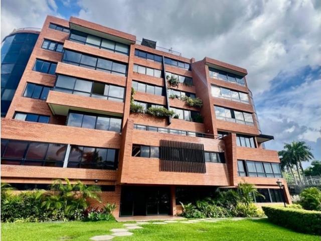 Se vende apto 320m2 3h+2s/5b/5p Lomas de Chuao