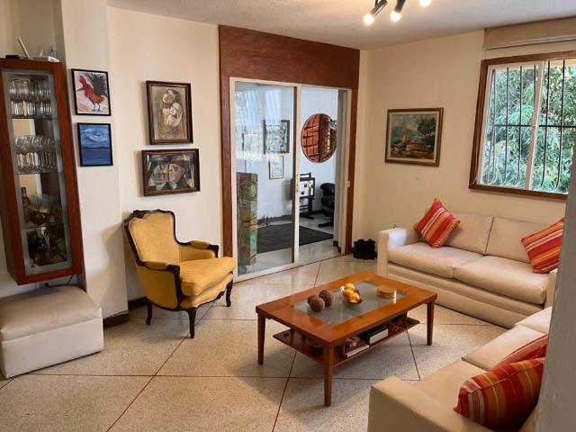 Se vende apto 95m2 2h/2b/1p Los Palos Grandes 1694
