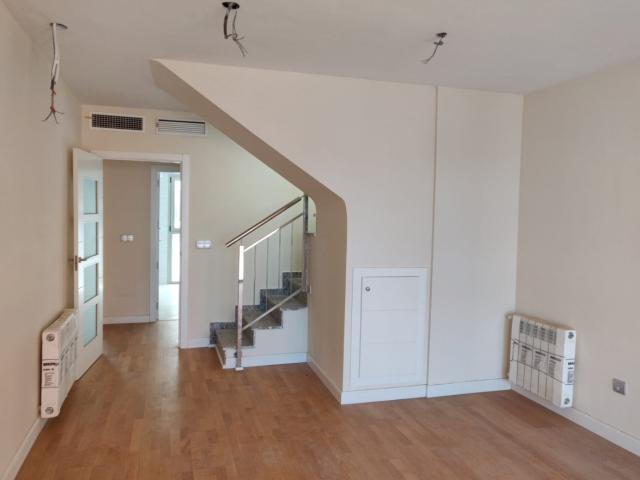 SE VENDE ATICO DUPLEX DE OBRA NUEVA CON TERRAZA 20 M2