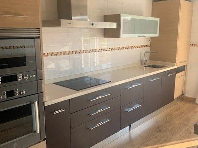 SE VENDE ATICO DUPLEX EN EDIFICIO, LUMINOSO Y CON DOS TERRAZAS