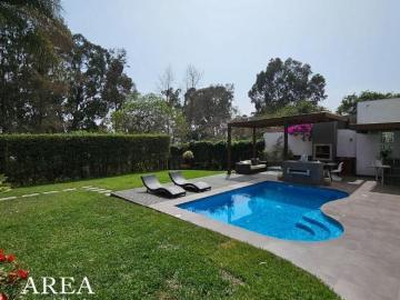 Se Vende Atractiva Casa con parque privado en Los lamos de Monterrico