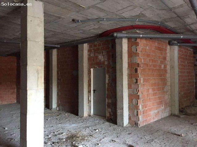 SE VENDE BAJO LOCAL COMERCIAL 310 m2 CON 3 PLAZAS DE GARAJE
