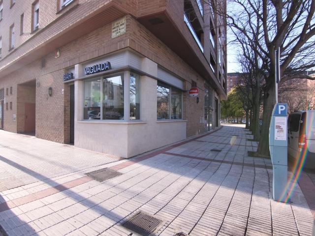Se vende Bar con salida de humos en zona de la Vaguada