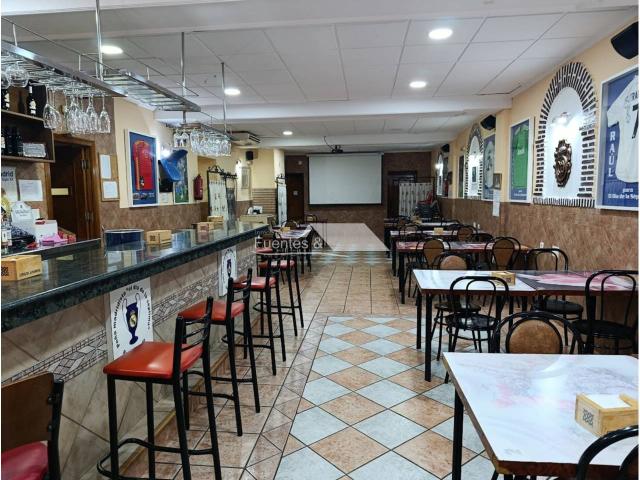 SE VENDE BAR EN BAZA