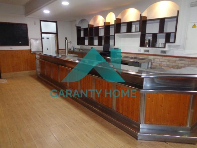 SE VENDE BAR EN HERNÁN CORTÉS