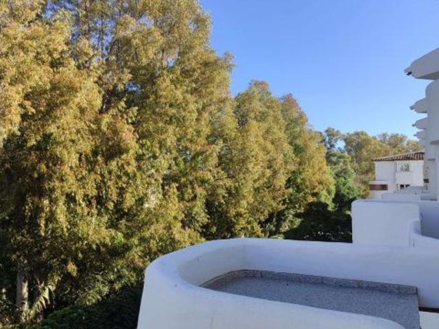 SE VENDE BONITO DUPLEX AMUEBLADO CON LICENCIA TURISTICA EN CALAHONDA MIJAS