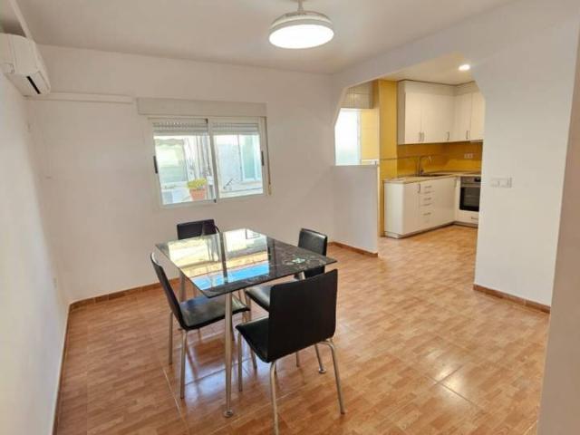 ¡SE VENDE BONITO PISO EN ALICANTE – CAROLINAS ALTAS!