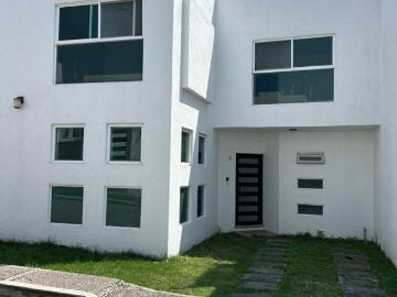 SE VENDE BONITA CASA A UN LADO DE SIX FLAGS EN OAXTEPEC MORELOS