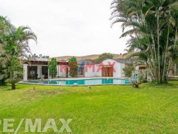 SE VENDE BONITA CASA DE CAMPO DE 2460 M2 PACHACAMAC