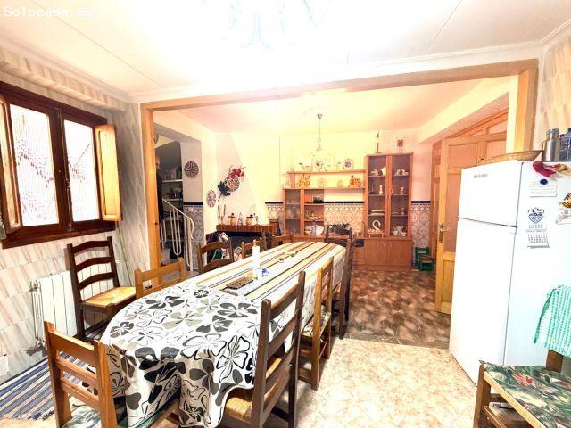 SE VENDE BONITA Y AMPLIA CASA EN CÚLLAR BAZA