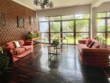 Se vende buena casa en La Molina zona residencial muy segura