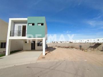 SE VENDE CASA NUEVA EN PRIVADA CON TERRENO EXCEDENTE