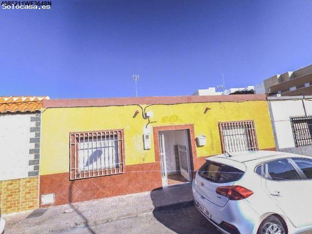 Se vende Casa OKUPADA en Calle Estrella Polar 13 Almería, Almería