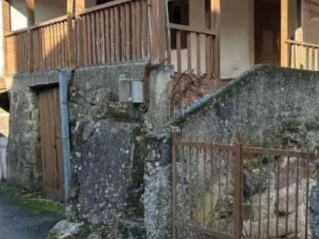 Se vende casa a reformar en Pereiro de Aguiar