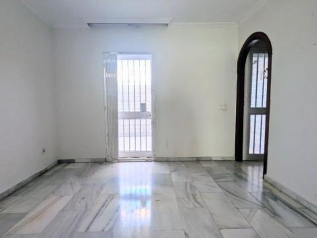 SE VENDE CASA ADOSADA EN ESQUINA EN LA ZONA DEL PARQUE ACUÁTICO DE MIJAS