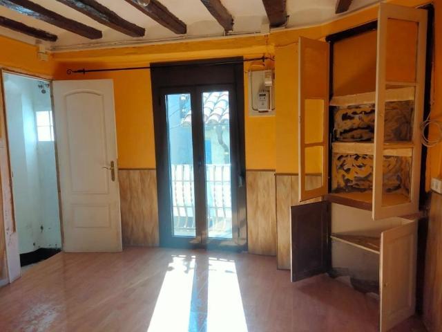 SE VENDE CASA ADOSADA EN LA LA POBLA DE LILLET