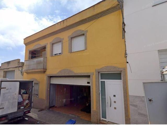 Se vende casa adosada OKUPA en Mérida Badajoz