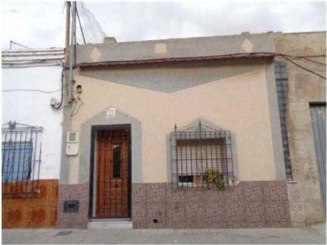 Se vende casa Adosada OKUPADA en Calle Borderan 33 Cartagena, Murcia