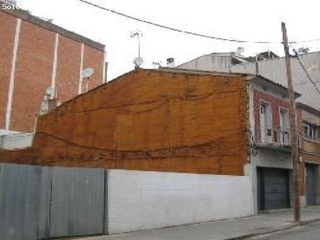 Se vende Casa Adosada OKUPADA en Larra 7 Sabadell, Barcelona