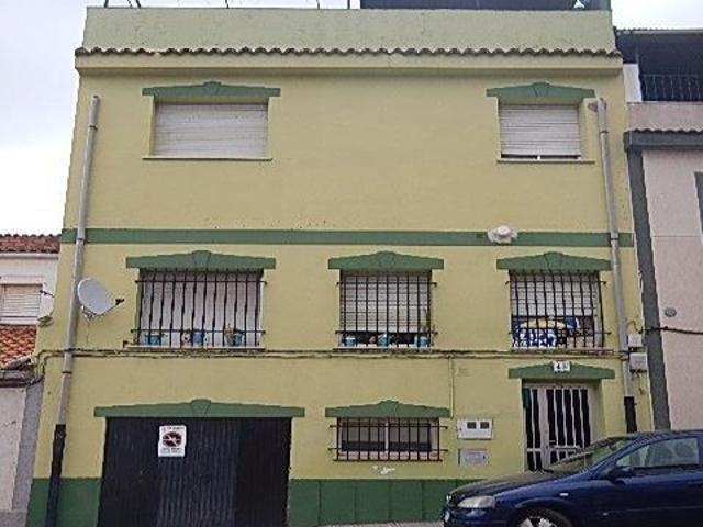 SE VENDE Casa ALQUILADA en Calle PARAGUAY 43 Cáceres, Cáceres
