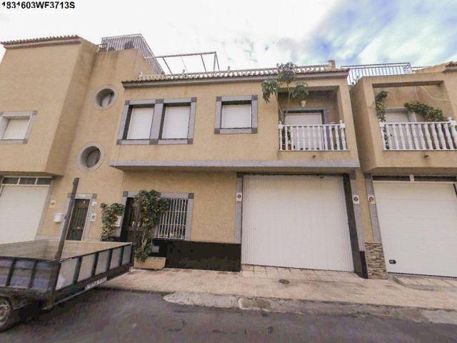 SE VENDE Casa ALQUILADA en EX VPO CHALET ADOSADO, CL, ALMERIA, 00104, VICAR Vícar, Almería