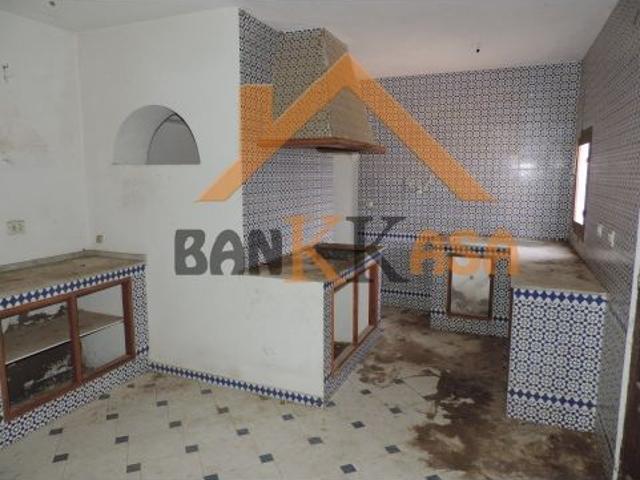 SE VENDE CASA ANTIGUA EN BERJA ZONA MERCADO DE ABASTOS