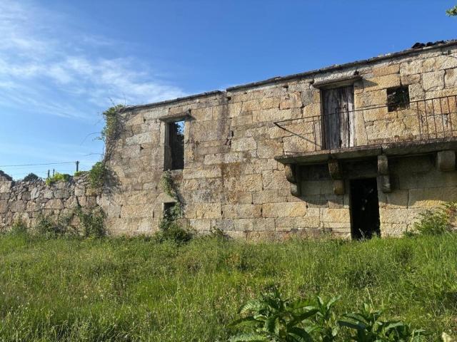 SE VENDE CASA AREFORMAR EN MEDER SALVATERRA DE MIÑO PONTEVEDRA