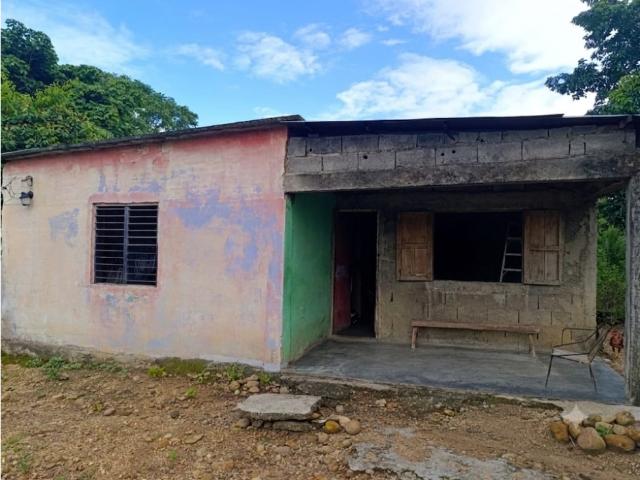 SE VENDE CASA BARRIO MEDERO 2 VE08 534BM LFIG