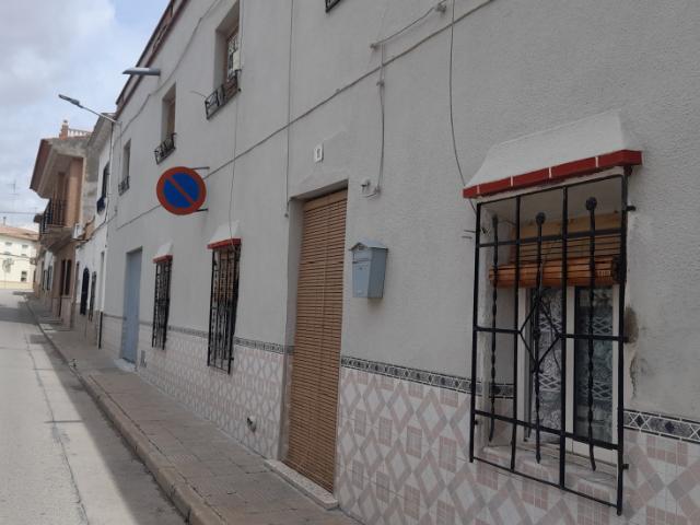 Se vende casa c/ Cementerio
