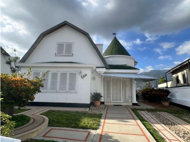 Se vende casa c/ vista al vila 811m2 San Luis 2678