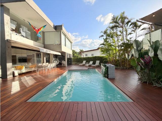 Se vende casa en calle cerrada 700m2 Caurimare 2749