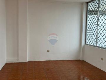 Se vende casa cerca de la av. La lorena