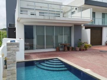 Se Vende Casa Cerca del Mar en Ballenita