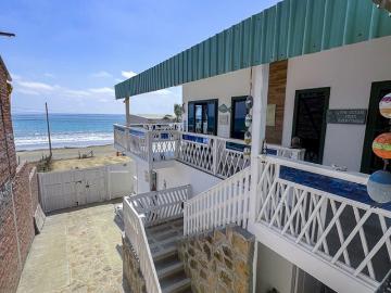 Se Vende Casa Cerca del Mar y Frente al Mar en Santa Marianita Manta