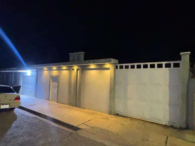 SE VENDE CASA CERCA PLAZA BOLIVAR PARIAGUAN VE45 264PGUN JHER