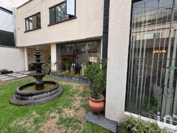 Se vende casa como terreno para constructor en la Fontaine Polanco