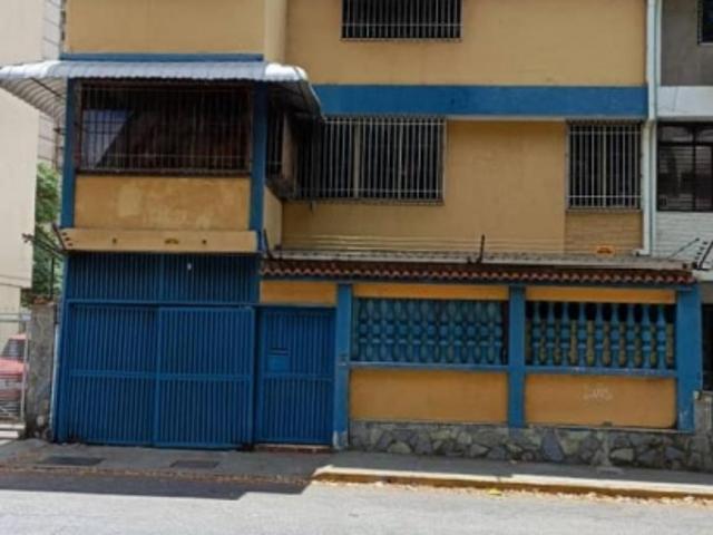 Se vende Casa Comercial 144m2,5h/5b/3pe.La California Sur