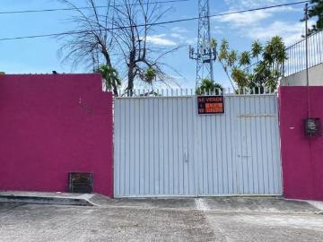 SE VENDE CASA CON TERRENO, Hermosa casa a dos cuadras del balneario agua hedio