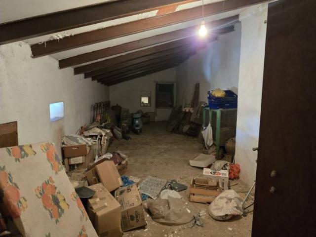Se vende casa con amplio corral en Villanueva de Huerva