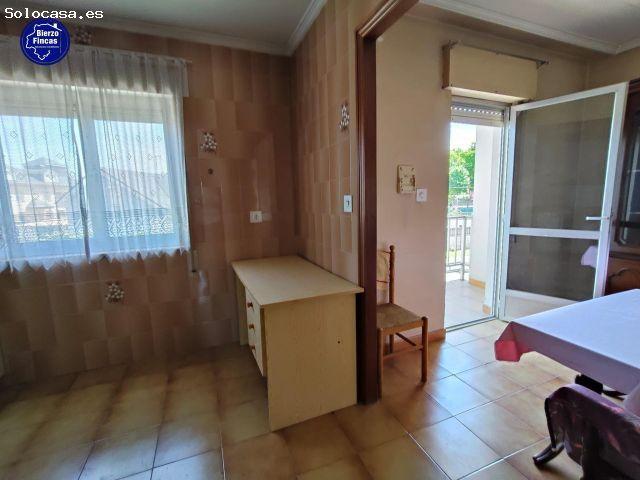 ? SE VENDE CASA CON GRAN PARCELA EN DEHESAS ?
