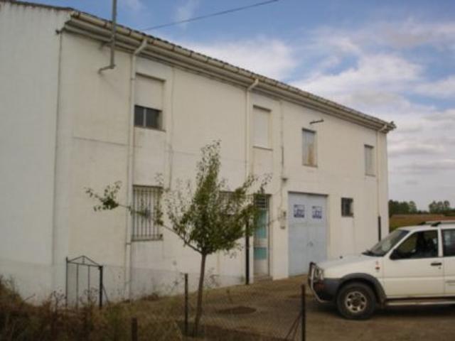 SE VENDE CASA CON GRAN PARCELA EN FRESNO DE LA VEGA